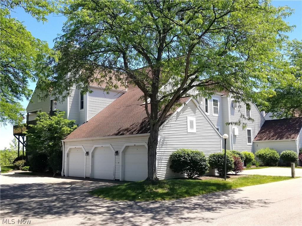 1217 W River Road N D1