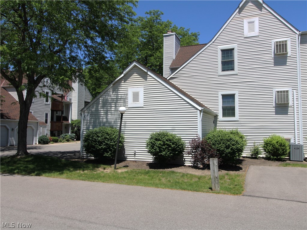 1217 W River Road N D1