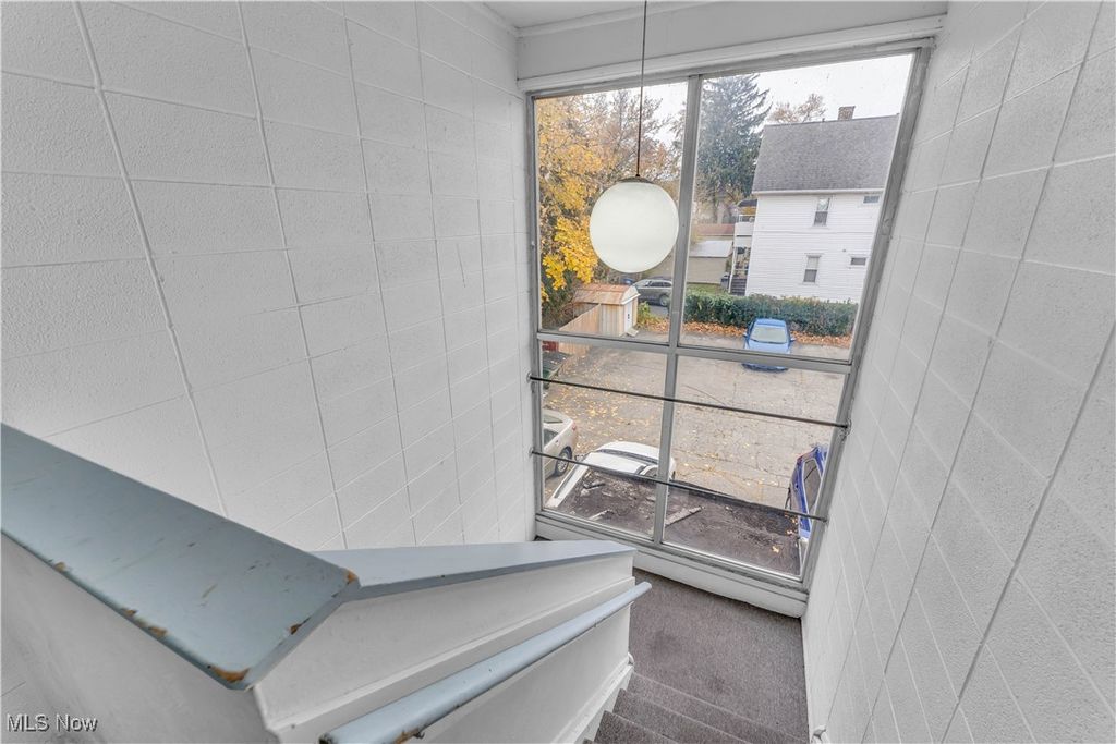 Photo of 1415 Wyandotte Avenue #305, Lakewood, OH 44107 (MLS # 5174334)