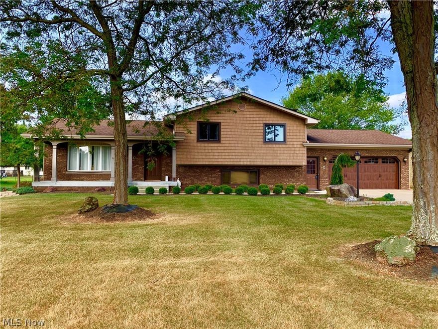 Beautifully maintained 3 Bedroom home on a quiet cul-de-sac.