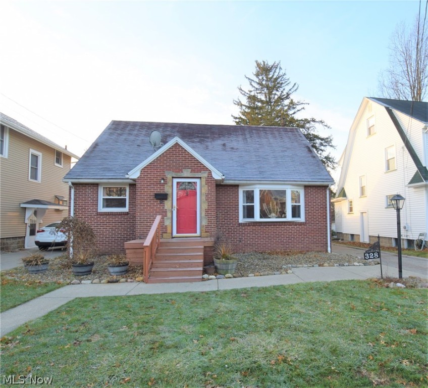 Welcome to 328 East Baird Avenue in Barberton! This lovely brick home has 4 bedrooms and two full bathrooms. Step into the front door to see the huge living room with updated flooring and large windows. Large eat-in kitchen. All 4 bedrooms are spacious. Basement had a rec room. Wooden deck located on the back of the house overlooking the backyard, which has a privacy fence. Don’t miss your chance to make this lovely home yours!