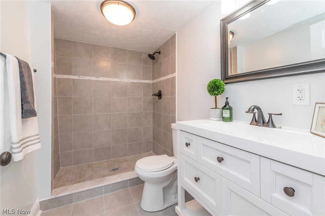 Lakeshore Blvd Estates 01 - Residential