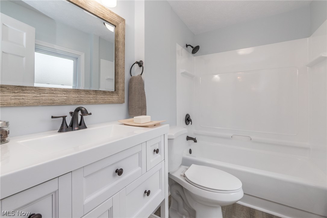 Lakeshore Blvd Estates 01 - Residential