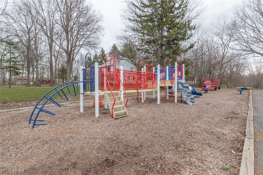 Lakeshore Blvd Estates 01 - Residential