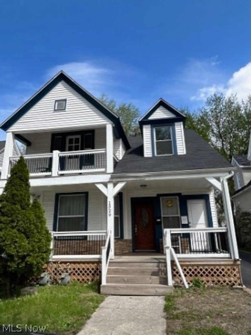 2nd floor unit available for rent. Flexible leasing terms. One month deposit required. No pets. Require 30 days advance notice before vacancy. Parking on street or driveway. Minutes to Edgewater Park. Nonrefundable $50 credit check fee.