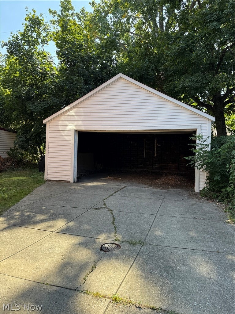 1426 E 175th Street