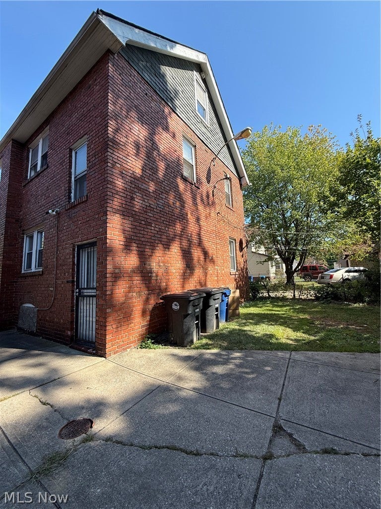 1426 E 175th Street