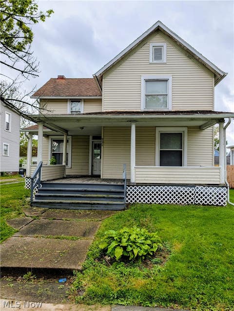Homes For Sale - 225 W Ohio Avenue<br/> Mahoning County, Sebring, OH 44672