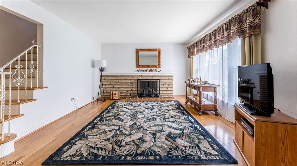 Photo of 6903 E Sprague Road, Independence, OH 44131 (MLS # 5224267)