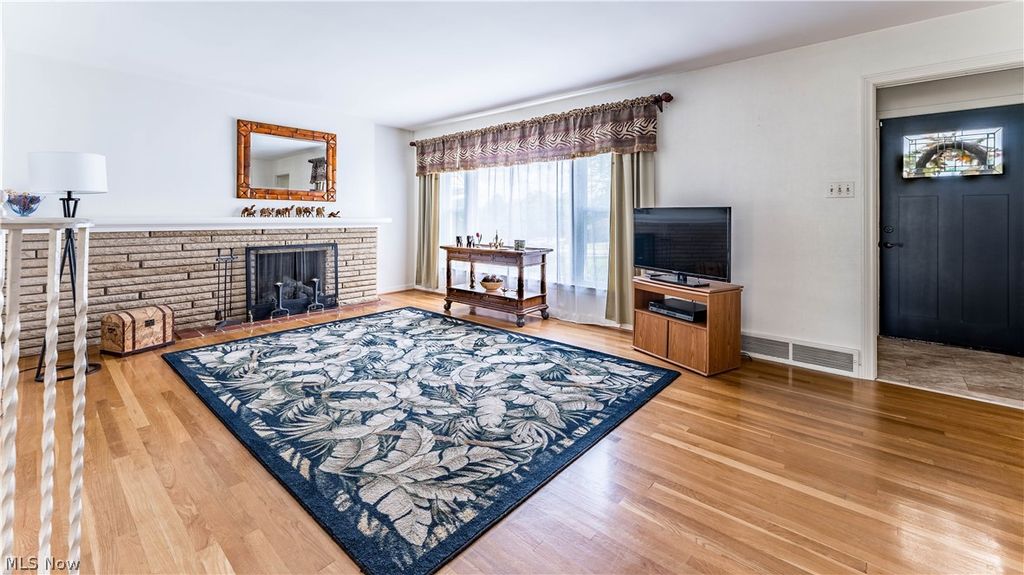 Photo of 6903 E Sprague Road, Independence, OH 44131 (MLS # 5224267)