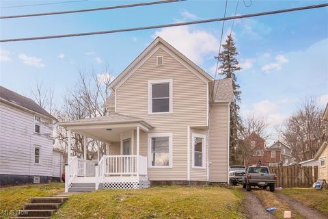 Photo of 144 19th Street NW, Barberton, OH 44203 (MLS # 5179818)