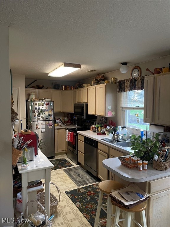 Tallmadge, Ohio 44278, United States, 4 Bedrooms Bedrooms, ,4 BathroomsBathrooms,Residential,Contingent,104675