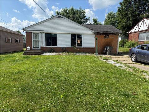 Homes For Sale - 2573 San Pedro Drive<br/> Youngstown, OH 44511