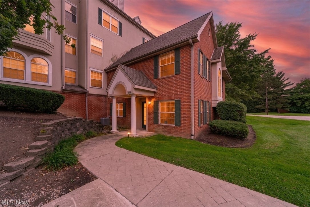 180 Fox Hollow Drive