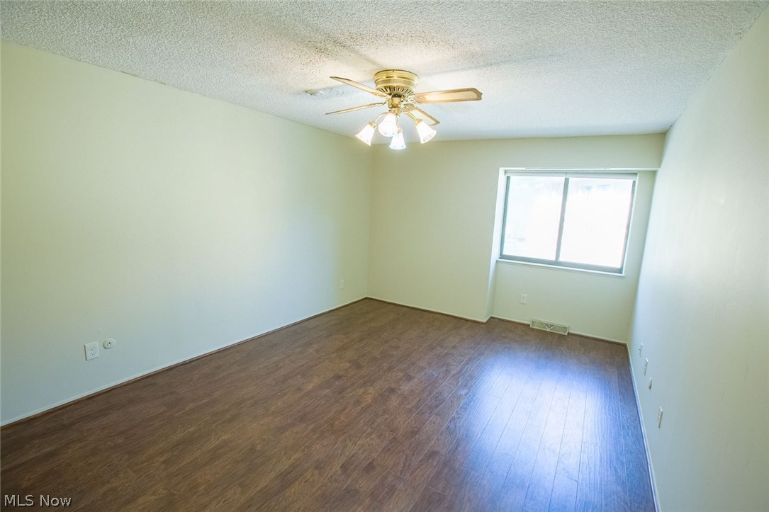 Hampton Woods - Residential