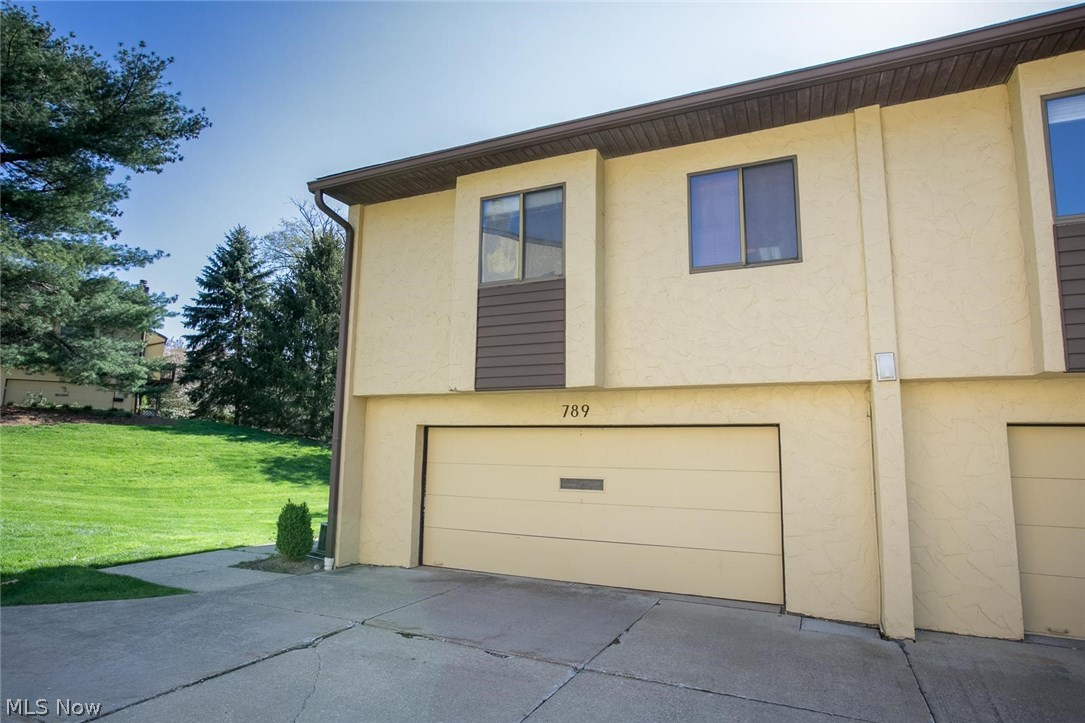 Hampton Woods - Residential