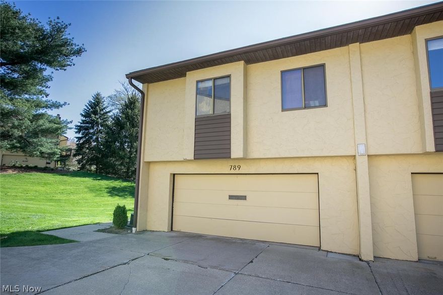 2 Bed, 2 Full bath flat in Hampton Woods with attached garage, balcony, storage unit, and community amenities including pool, tennis courts and clubhouse.  Updated kitchen with eat-in area and open Great Room with wood burning fireplace.  Master bedroom with en suite bathroom and plenty of closet space.  Second bedroom for guests or an office.  Close proximity to NatureRealm, the Valley, shopping, restaurants, grocery and more.  Call today for your private showing.