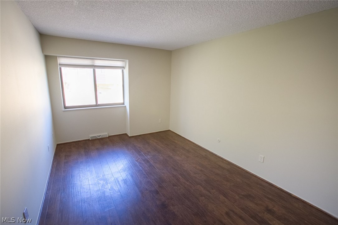 Hampton Woods - Residential