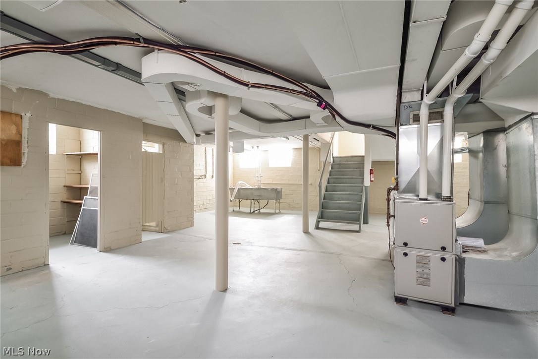 Daniel Webb 02 - Residential Income