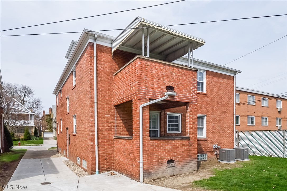 Daniel Webb 02 - Residential Income