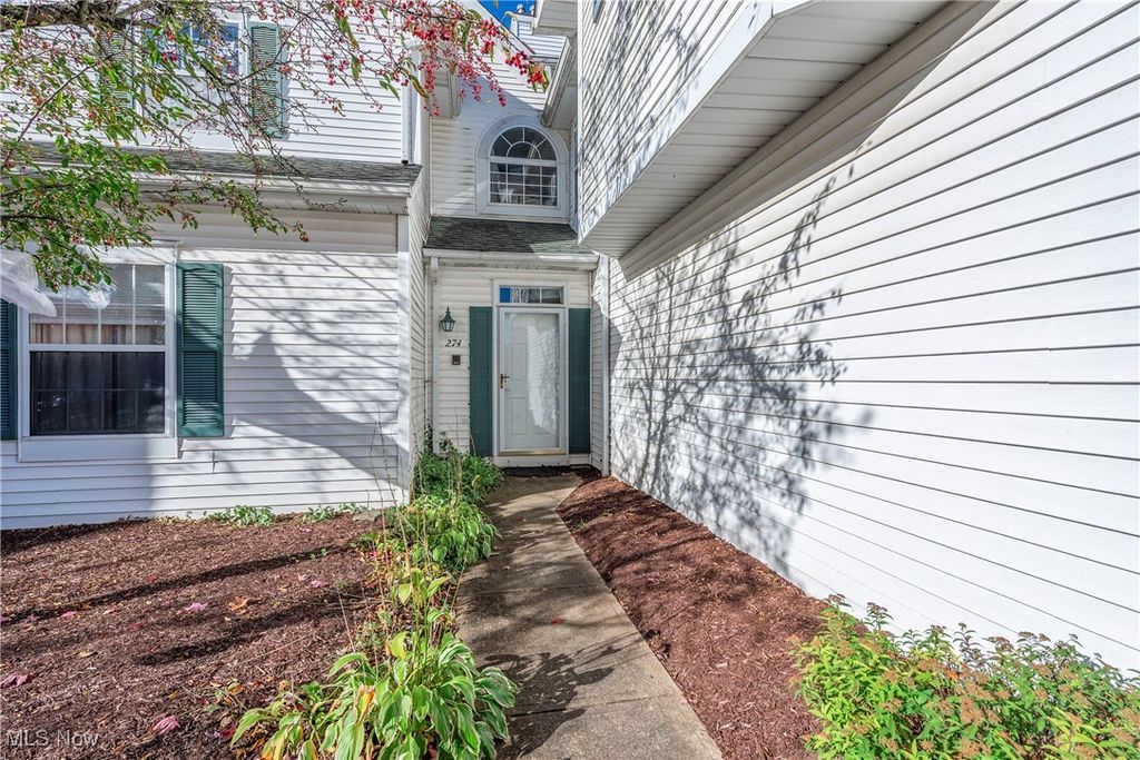 Photo of 274 Vista Circle, North Olmsted, OH 44070 (MLS # 5167827)