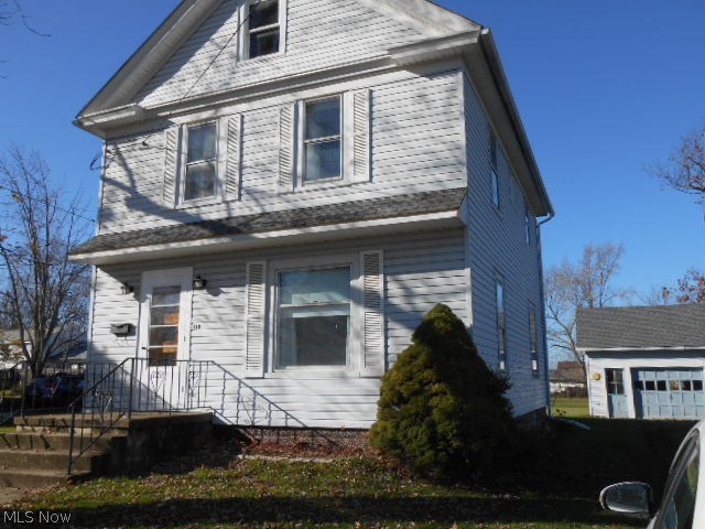 Main image without alt text