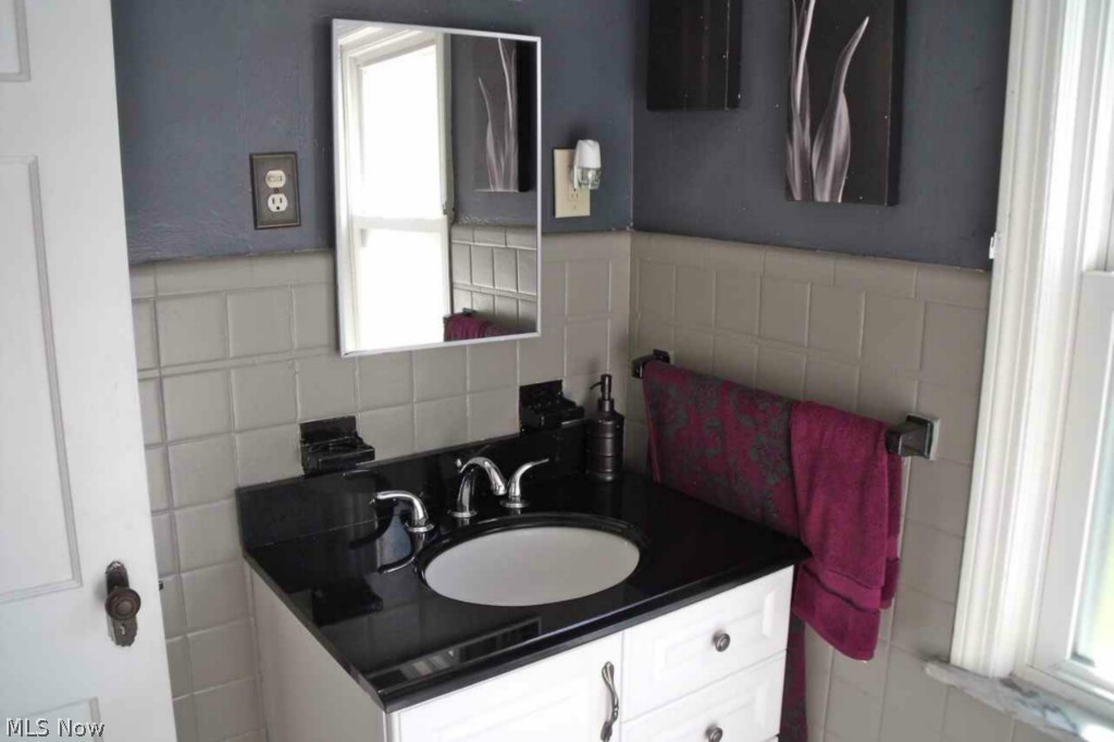 B J Lucey - Residential Lease