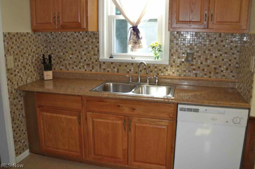 B J Lucey - Residential Lease