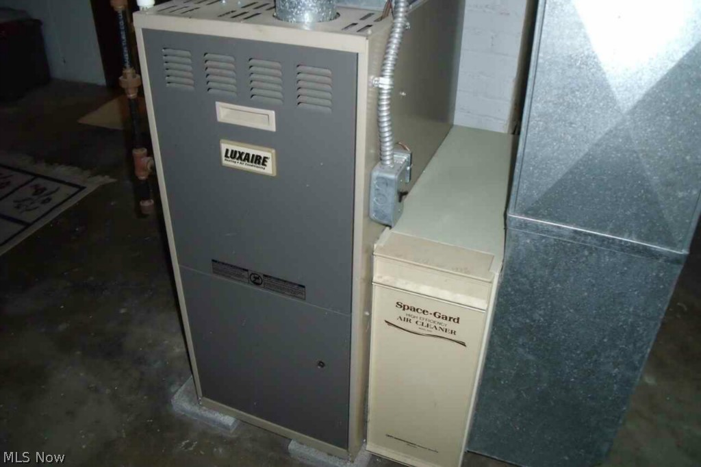 B J Lucey - Residential Lease