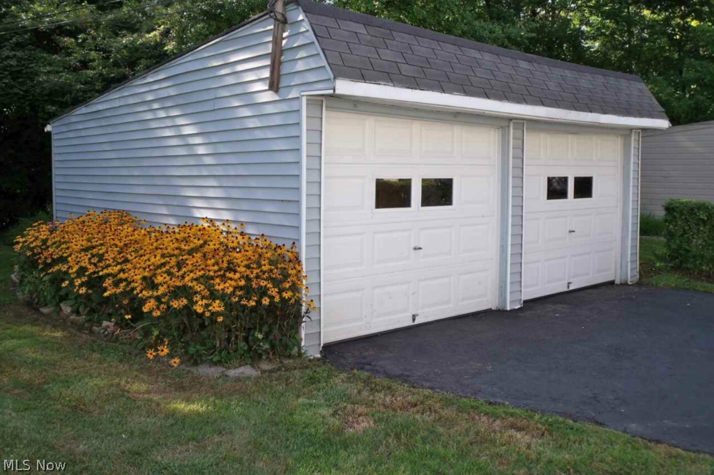 B J Lucey - Residential Lease