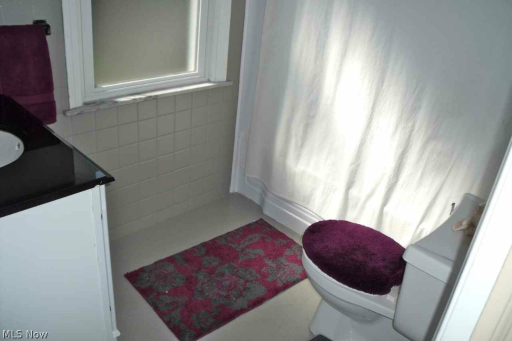 B J Lucey - Residential Lease