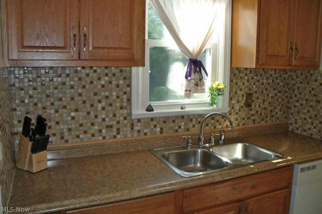 B J Lucey - Residential Lease