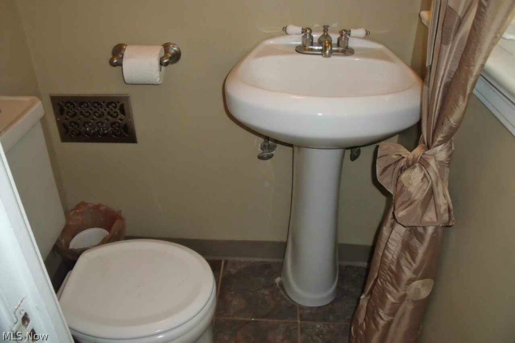 B J Lucey - Residential Lease