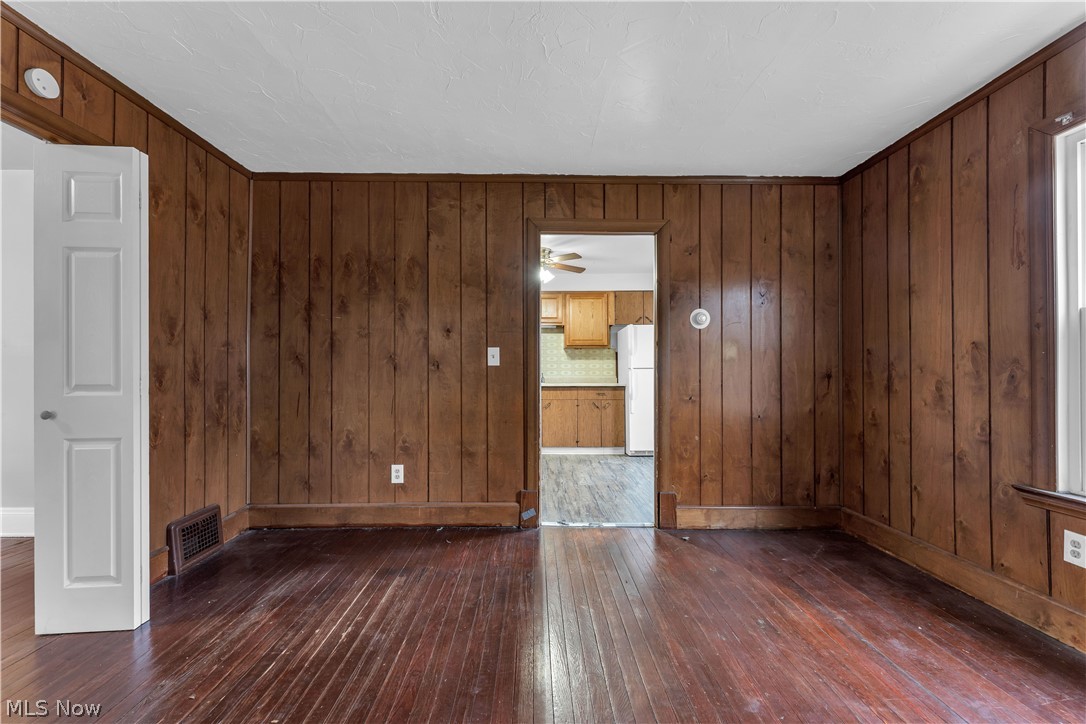 Lake Shore Land - Residential Lease