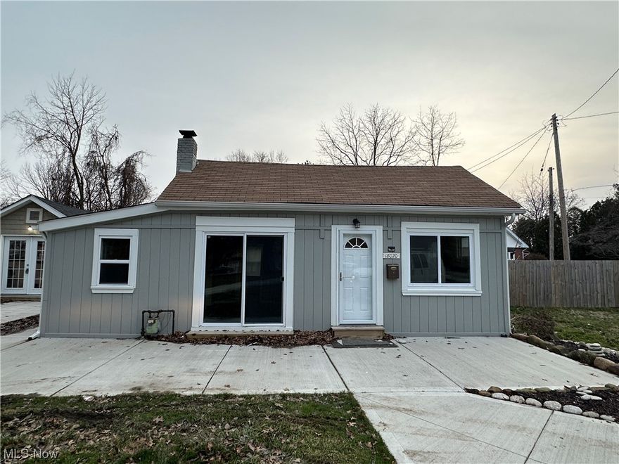 Welcome to this, cozy, two bedroom, one bath, detached unit with a fully fenced backyard!  Fantastic location north of I – 90 walking distance to Wildwood Park, and Euclid Beach Park! Conveniently nestled between the Waterloo arts district and E. 185th St., shopping and restaurants! Easy to show and available for immediate occupancy!