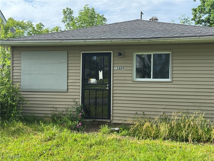 Did someone say BRRRR? Check out 12609 Holborn Ave in Cleveland's Mt. Pleasant neighborhood. 1961 built ranch in need of TLC. Features 3 bedrooms, 1 bath, vinyl siding, vinyl windows, dimensional roof shingles. Property is ripe for an investor or owner occupant looking for some SWEAT EQUITY! Needs to be a cash deal or construction loan. No furnace or hot water tank present in the property. Seller willing to owner finance at a higher price. EMAIL for details. AGENTS READ REMARKS.