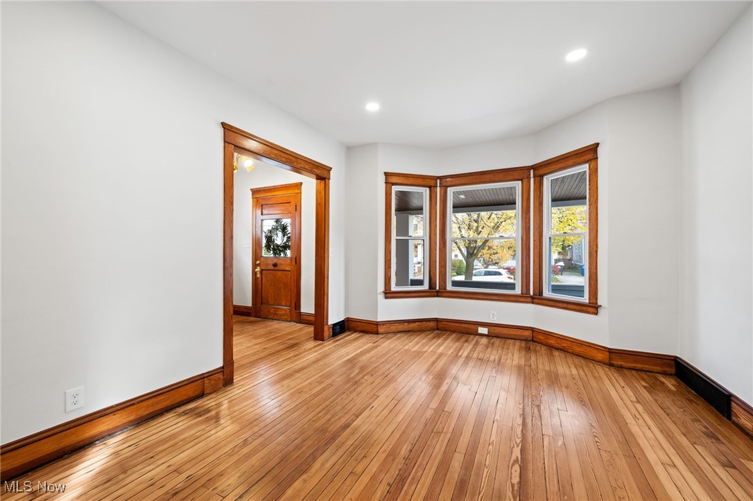 1550 Lakeland Avenue