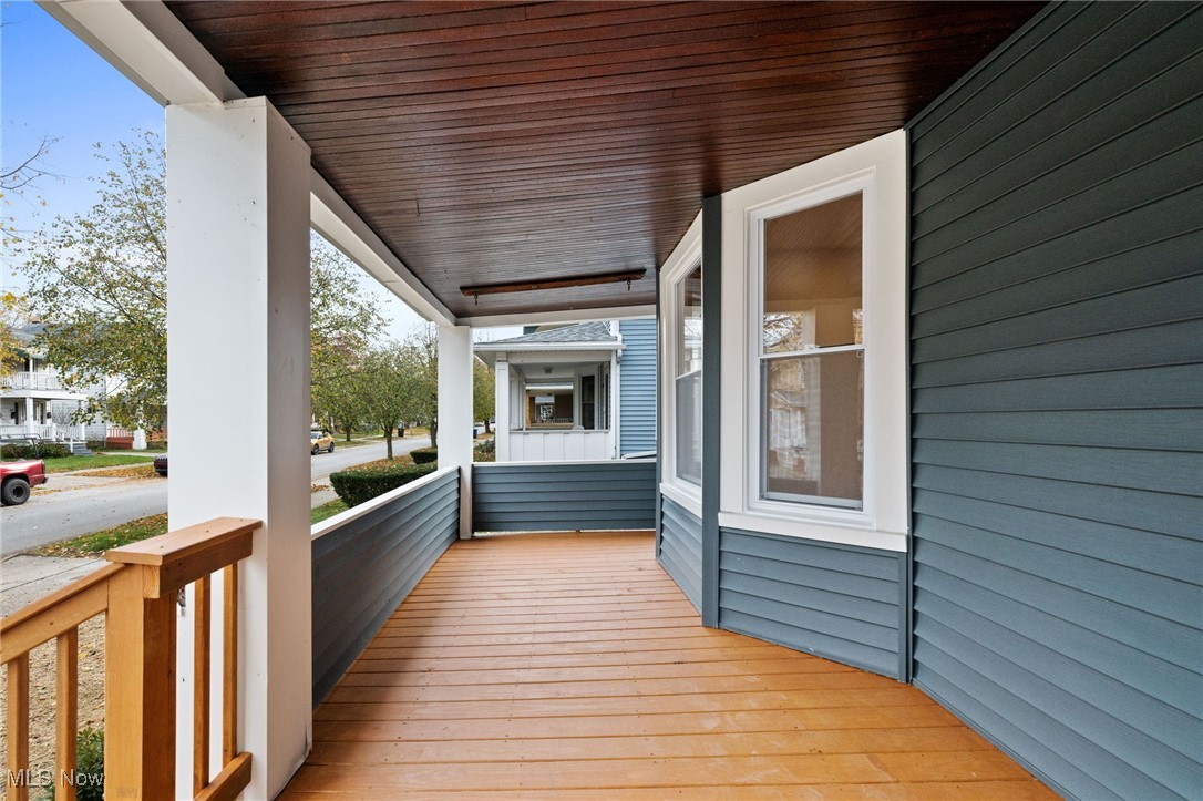 1550 Lakeland Avenue