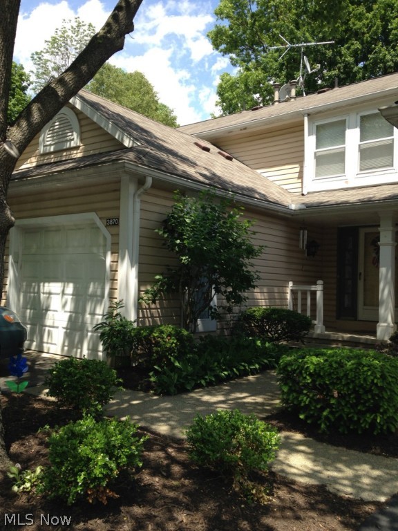 Fantastic and convenient 2 bedroom 1.5 bathroom condo available in Stow. This condo boasts a one car attached garage, a full basement, a fireplace, and very spacious bedrooms. Kitchen opens into the living room, great for entertaining. Back patio with privacy fencing. Dont miss it!