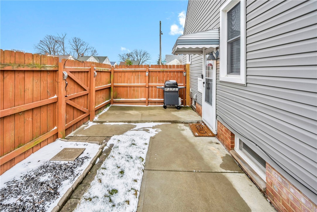 6002 Forest Avenue, Parma, Ohio image 30