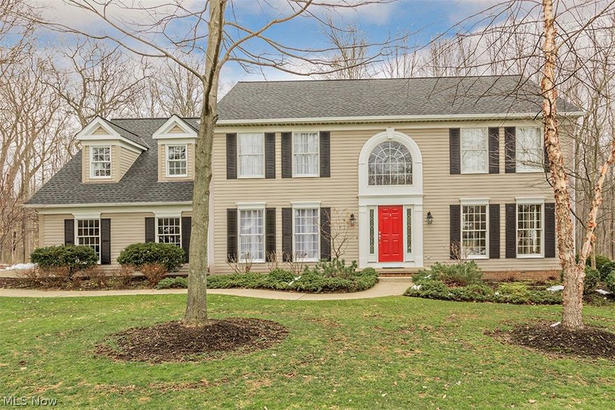 Beautiful home on 1 acre lot in Pepperwood North – just what you have been waiting for! 35521 Quartermane Circle is a 3,400+ sq ft, 4 bedrooms, 3 ½ bath colonial with finished lower level rec room on over-sized lot. From the two-story foyer you are greeted by the sunny living room and spacious dining room. The centrally located kitchen is perfect for including all in dining pleasures! Kitchen has great cabinet and counter space, center island and new 10/2017 stainless steel appliance. Bright library with walls of shelving off kitchen. Vaulted ceiling in airy family room with fireplace with glass logs, lots of windows and sliding door to deck. Back hall storage, laundry room and half bath complete the first floor. Master with vaulted ceiling, walk-in closet and accommodating master bath with double sink vanity, stall shower and soaking tub. Two additional bedrooms with oversized closets share hall bath. Forth bedroom with vaulted ceiling, window nook and private bath complete second flo