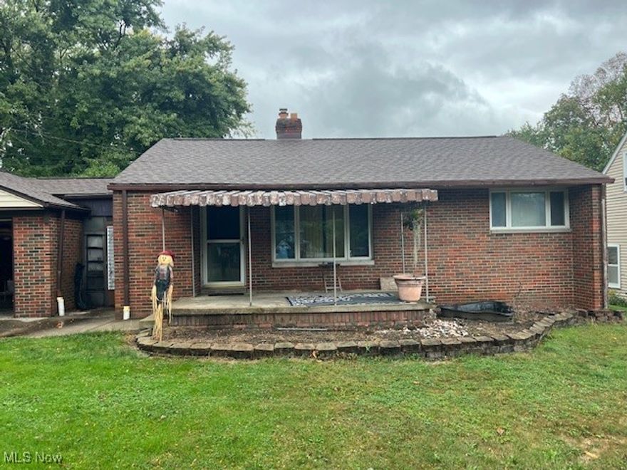 Come see this cozy 2-bedroom ranch in beautiful Seven Hills, Ohio!
This home features a spacious master bedroom with a full private bath, a 2-car attached garage, and a nice deck perfect for relaxing or entertaining. The ranch layout offers convenient one-floor living in a desirable community.

Whether you’re looking for a comfortable home to settle into or a great opportunity to make your own updates, this one is worth a look. Schedule your showing today before it’s gone!