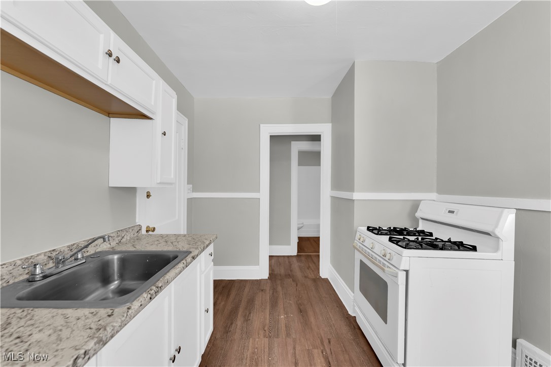 Conger-Helper Realty Cos Lora - Residential Lease