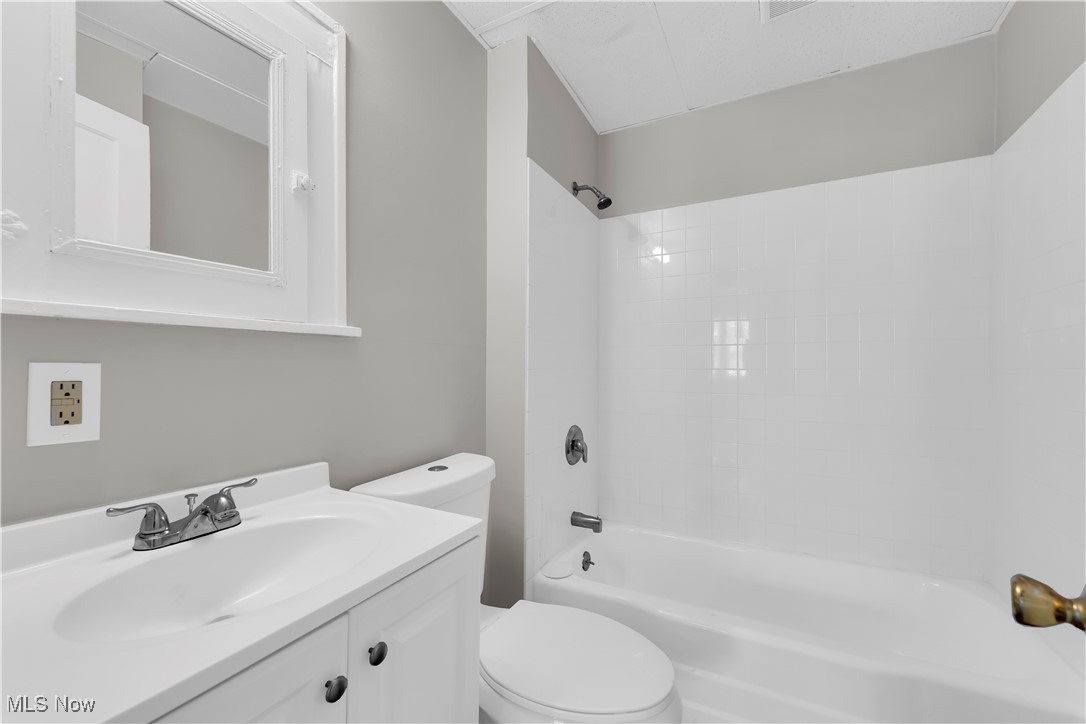 Conger-Helper Realty Cos Lora - Residential Lease