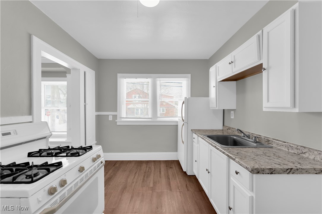 Conger-Helper Realty Cos Lora - Residential Lease