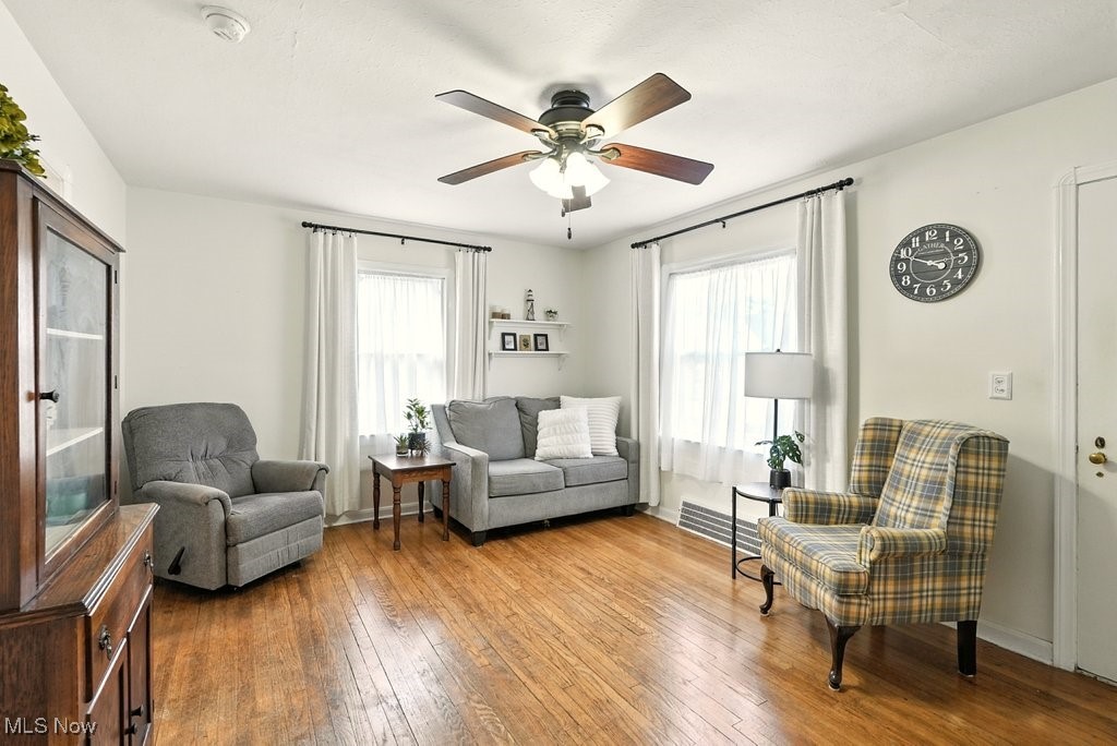 Willowick, Ohio 44095, United States, 2 Bedrooms Bedrooms, ,1 BathroomBathrooms,Residential,Contingent,207759