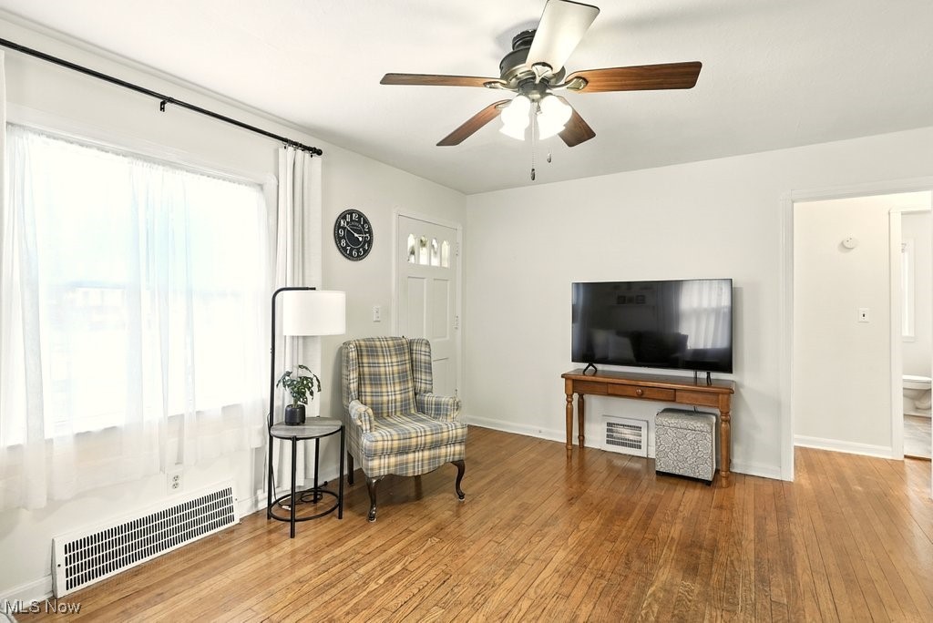 Willowick, Ohio 44095, United States, 2 Bedrooms Bedrooms, ,1 BathroomBathrooms,Residential,Contingent,207759