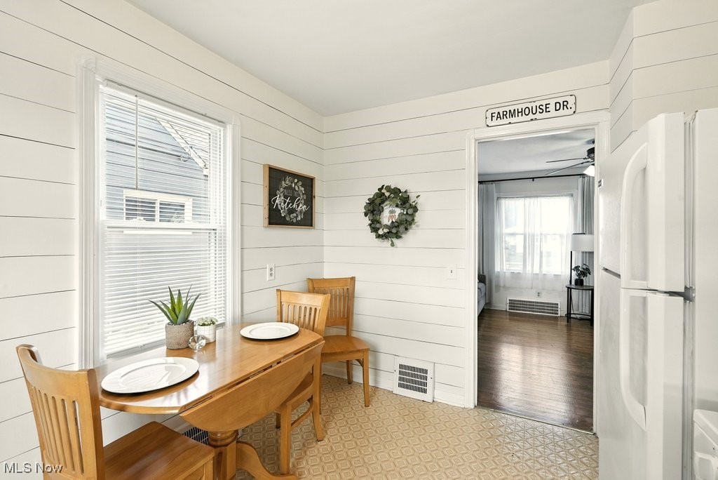 Willowick, Ohio 44095, United States, 2 Bedrooms Bedrooms, ,1 BathroomBathrooms,Residential,Contingent,207759