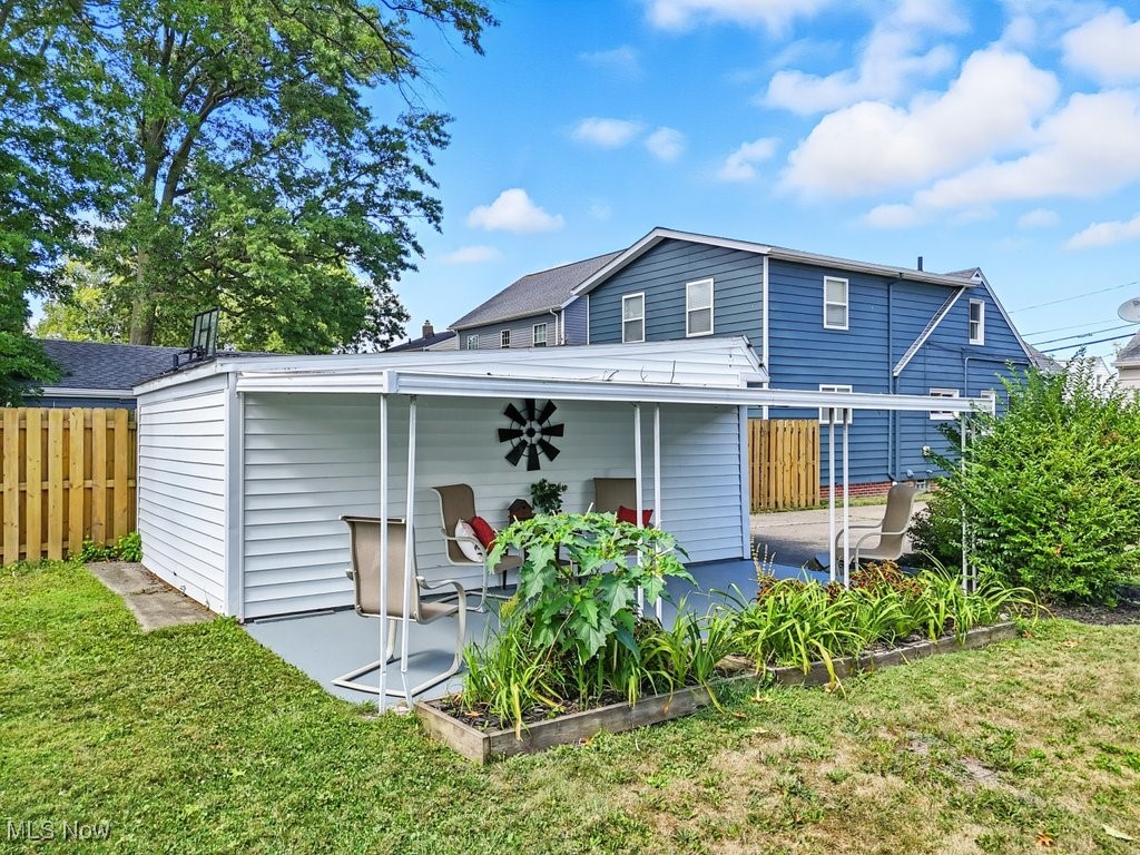 Willowick, Ohio 44095, United States, 2 Bedrooms Bedrooms, ,1 BathroomBathrooms,Residential,Contingent,207759