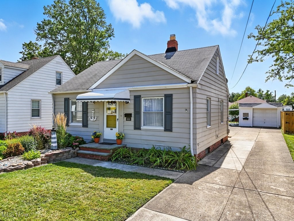 Willowick, Ohio 44095, United States, 2 Bedrooms Bedrooms, ,1 BathroomBathrooms,Residential,Contingent,207759